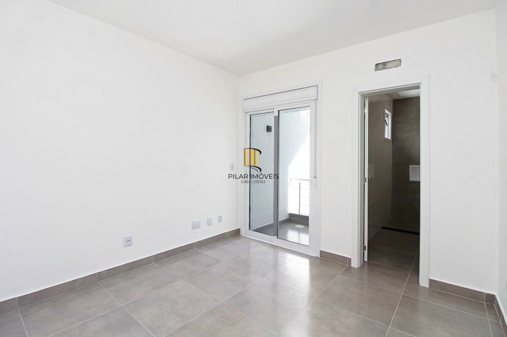 Casa 2 dormitórios no bairro Hípica