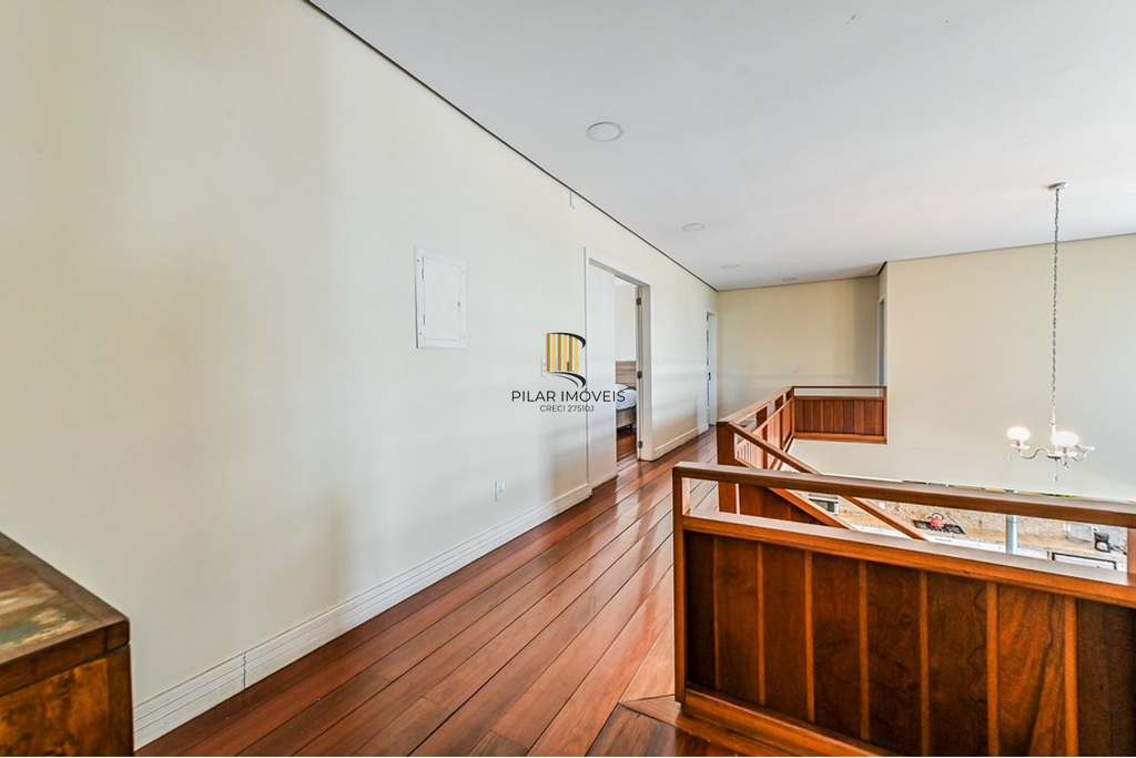 Casa 4 dormitórios no bairro Morro Santana