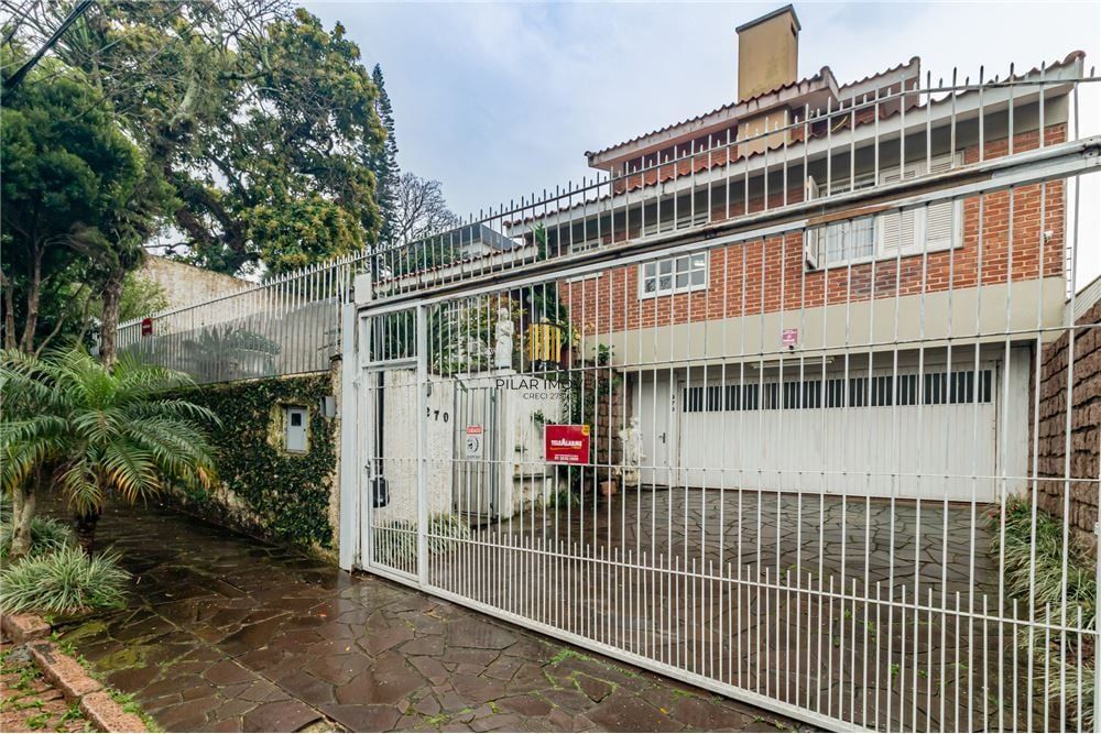 Casa 6 dormitórios no bairro Boa Vista