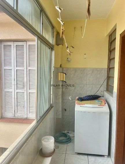 Apto de 02 dorm + dep, 02 banhos, sala, cozinha, área,  junto ao viaduto Obirici