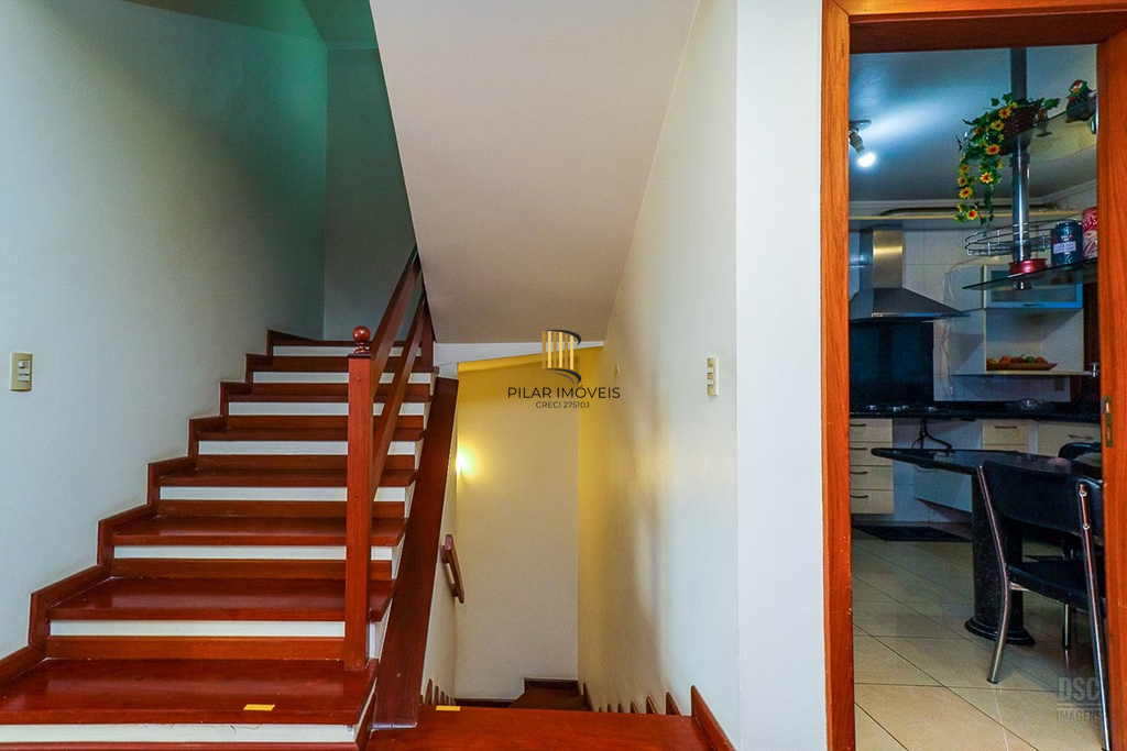 Casa de Condomínio 4 dormitórios no bairro Chácara das Pedras