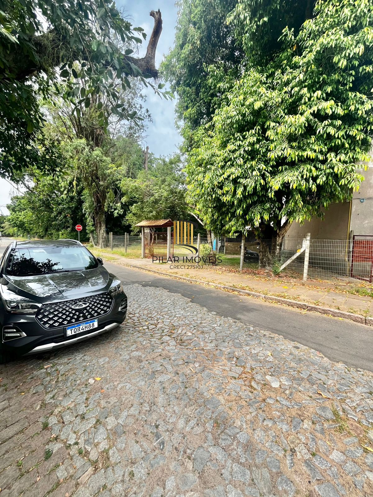 Apto térreo de 02 dorm, sala, banho, cozinha, reformado, com vaga de convenção