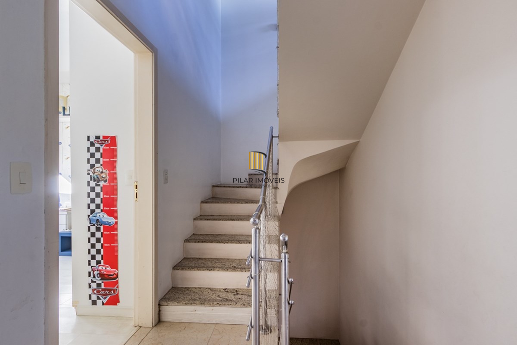 Casa de Condomínio 4 dormitórios no bairro Tristeza