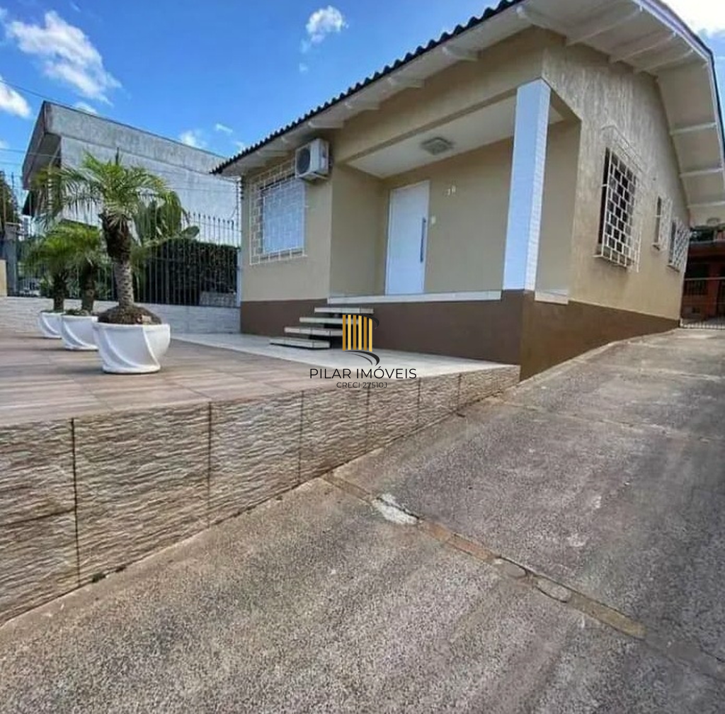 Casa 3 dormitórios no bairro Parque dos Maias