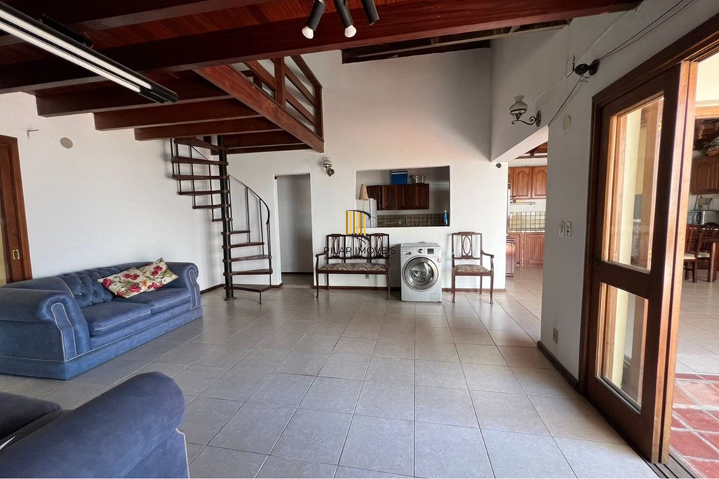 Casa 3 dormitórios no bairro Santana