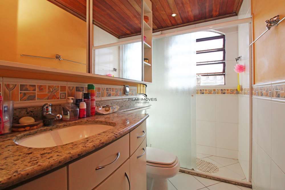 Casa 4 dormitórios no bairro Partenon