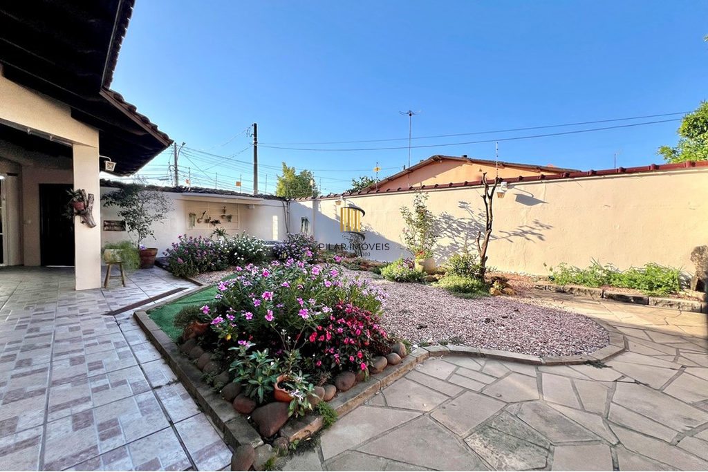 Casa 3 dormitórios no bairro Harmonia