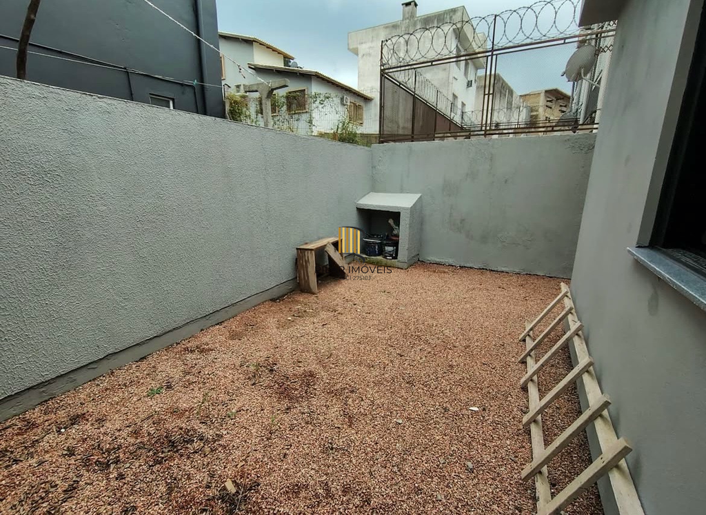 Casa 3 dormitórios no bairro Hípica