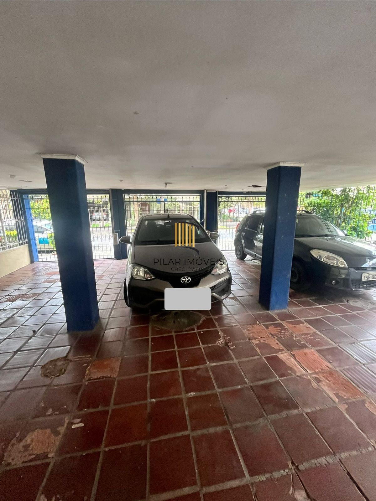 Apto de 02 dorm, mobiliado, transformado em 01 dorm, com vaga no Passo da Areia