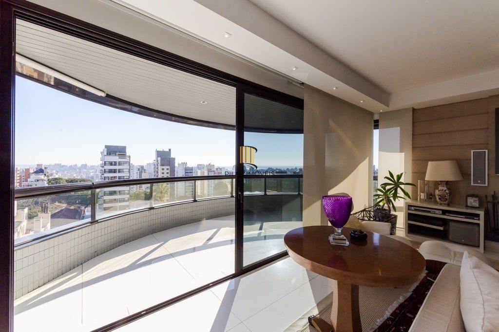 Apartamento 4 dormitórios no bairro Bela Vista