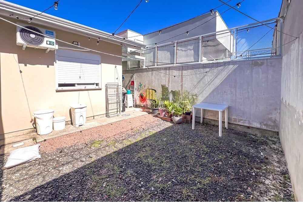 Casa 2 dormitórios no bairro Olaria
