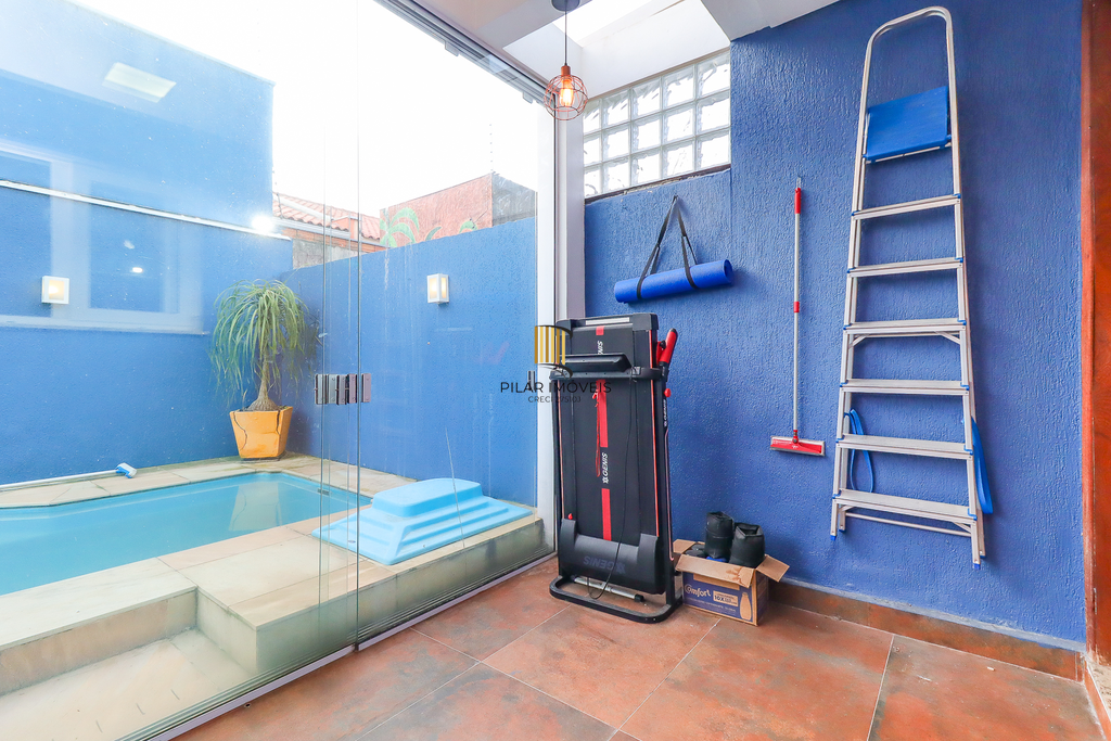 Casa 3 dormitórios no bairro Hípica