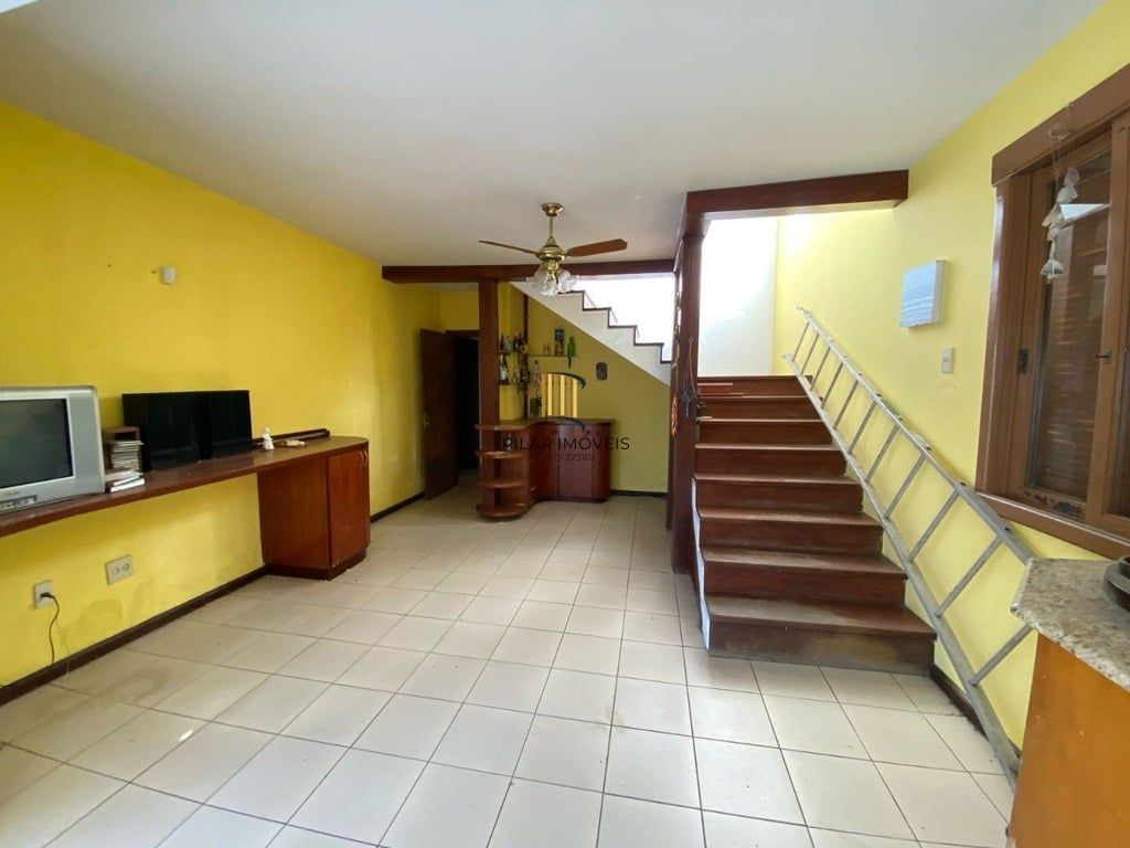 Casa 4 dormitórios no bairro Tristeza