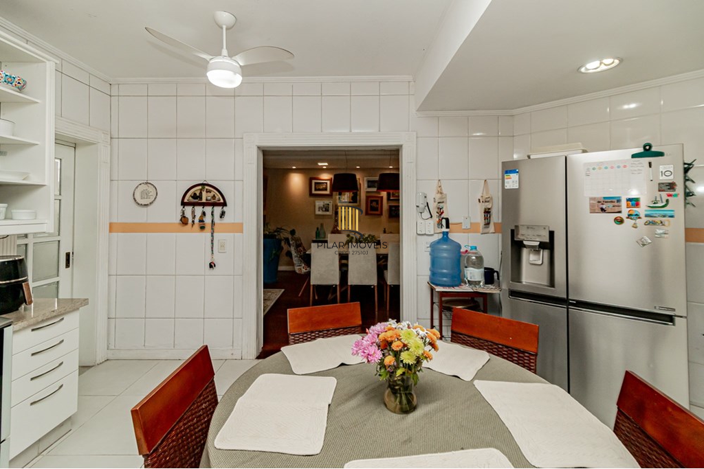 Casa 4 dormitórios no bairro Chácara das Pedras