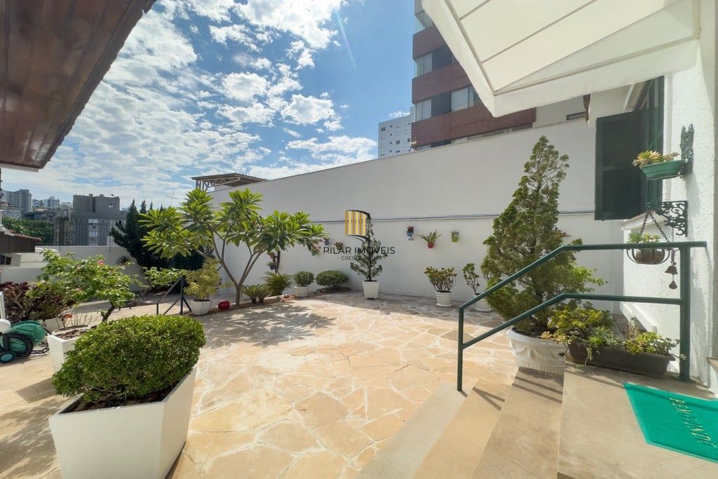 Casa 3 dormitórios no bairro Petrópolis