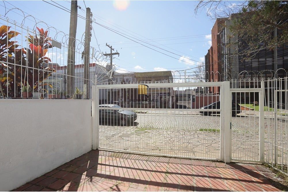 Casa 5 dormitórios no bairro Santana