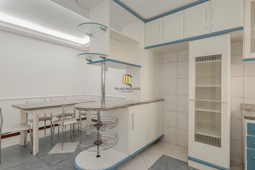 Casa 6 dormitórios no bairro Vila Jardim