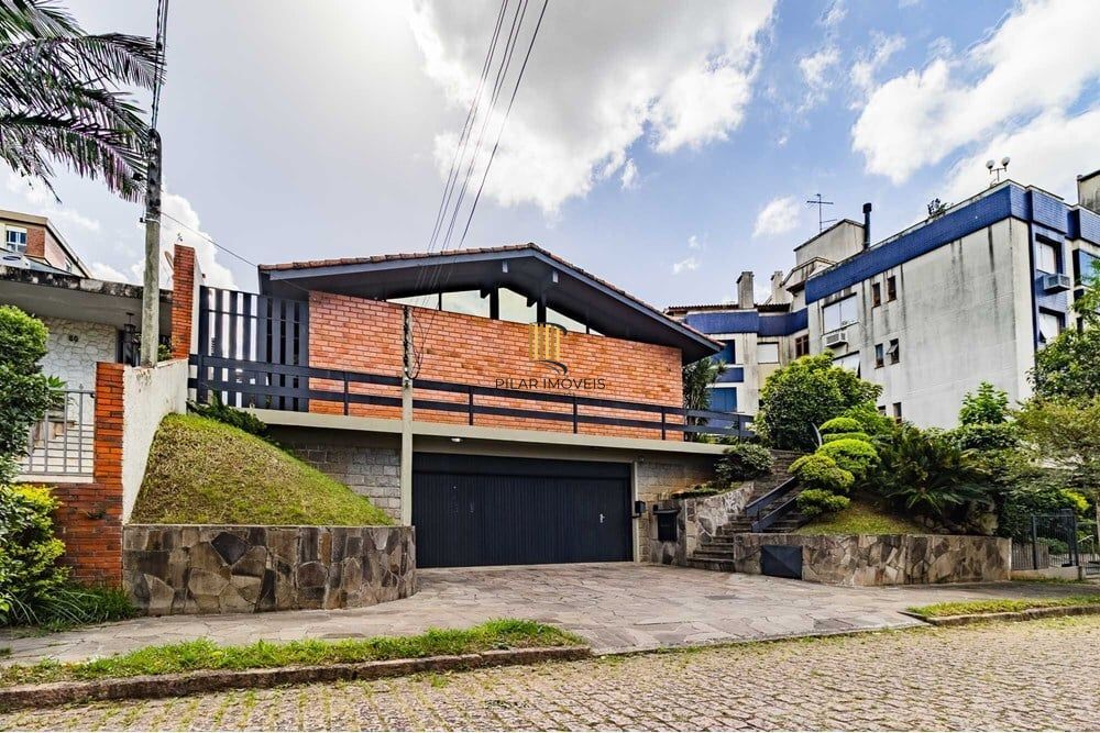 Casa 4 dormitórios no bairro Jardim Lindóia