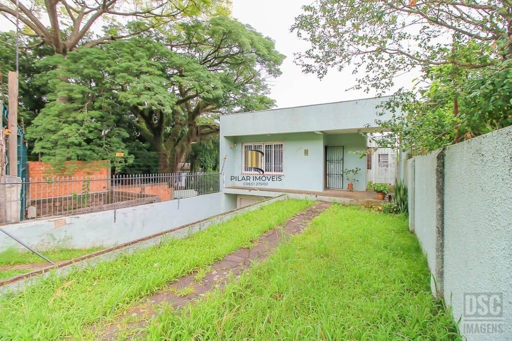 Casa 3 dormitórios no bairro Glória