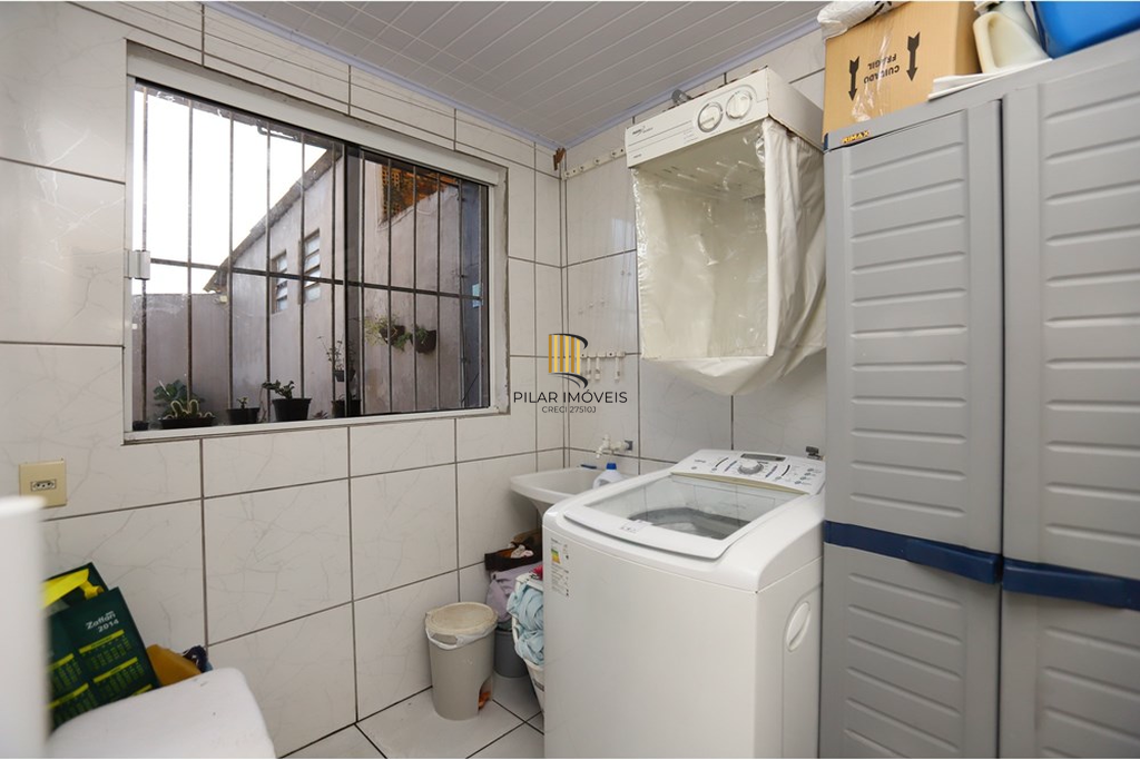 Casa 3 dormitórios no bairro Viamópolis