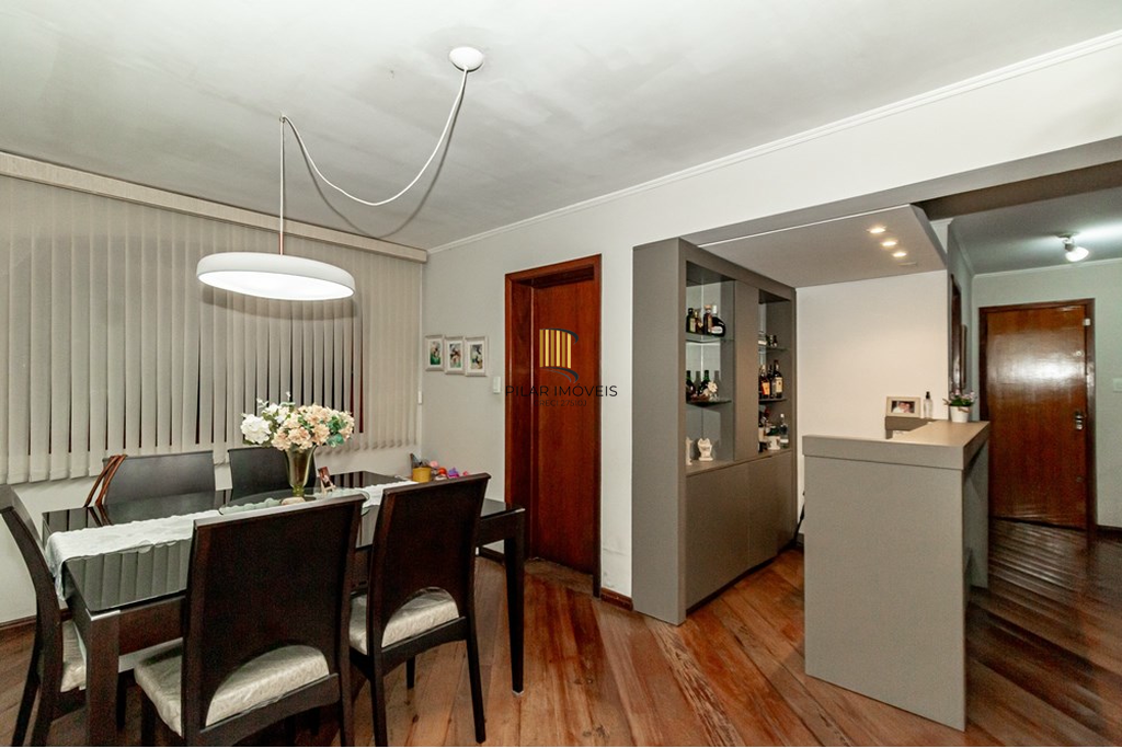 Casa 4 dormitórios no bairro Jardim Planalto