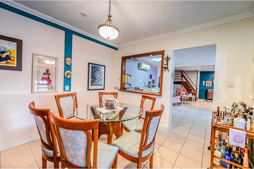 Casa de Condomínio 4 dormitórios no bairro Santa Tereza