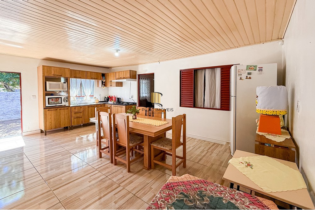 Casa 4 dormitórios no bairro Capão da Cruz