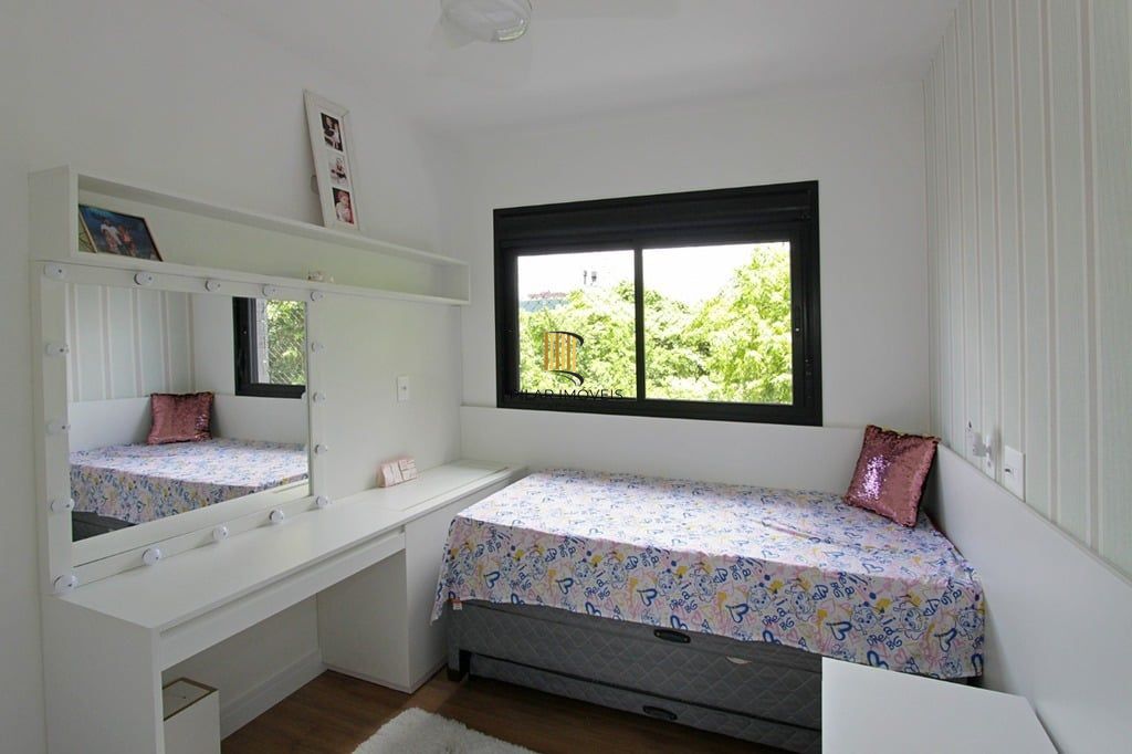 Apartamento 3 dormitórios no bairro Menino Deus
