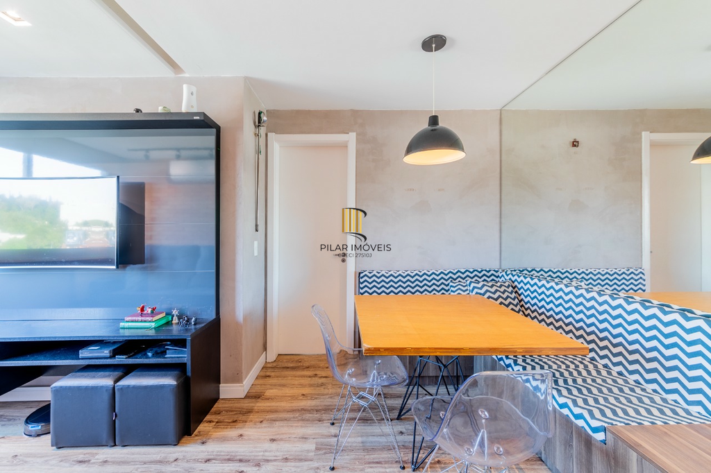 Apartamento 2 dormitórios no bairro Azenha