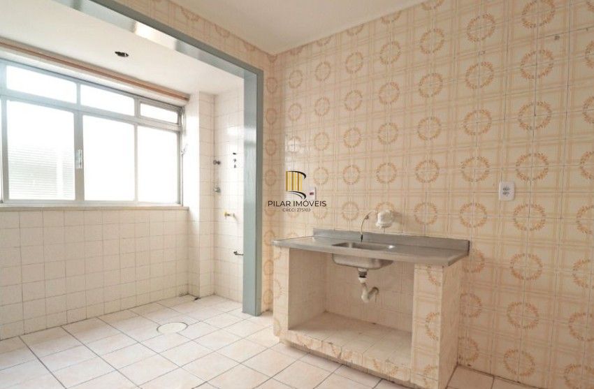 Apto 02 dorm e 01 vaga, sala, coz, dep emp, frente, 77 m2, Bairro Passo da Areia