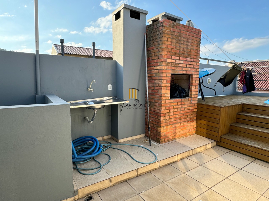 Casa 3 dormitórios no bairro Hípica