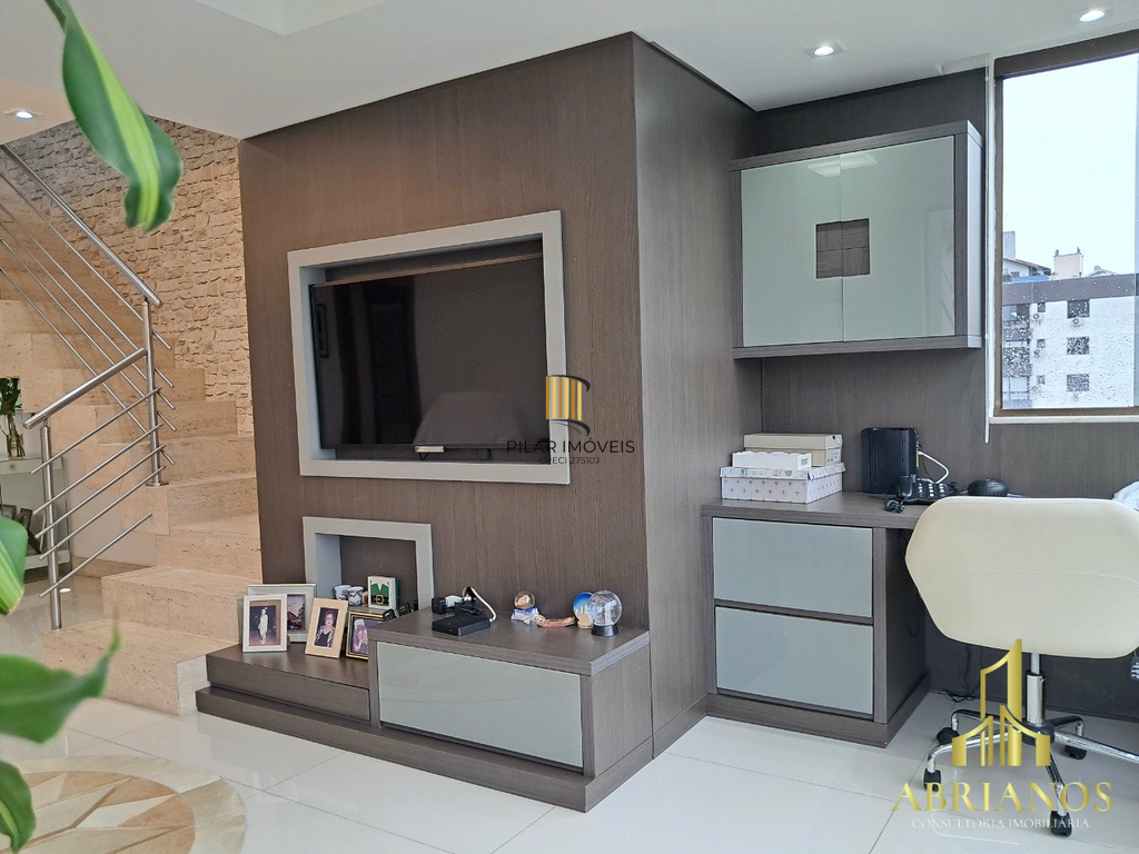 Cobertura 3 dormitórios no bairro Menino Deus