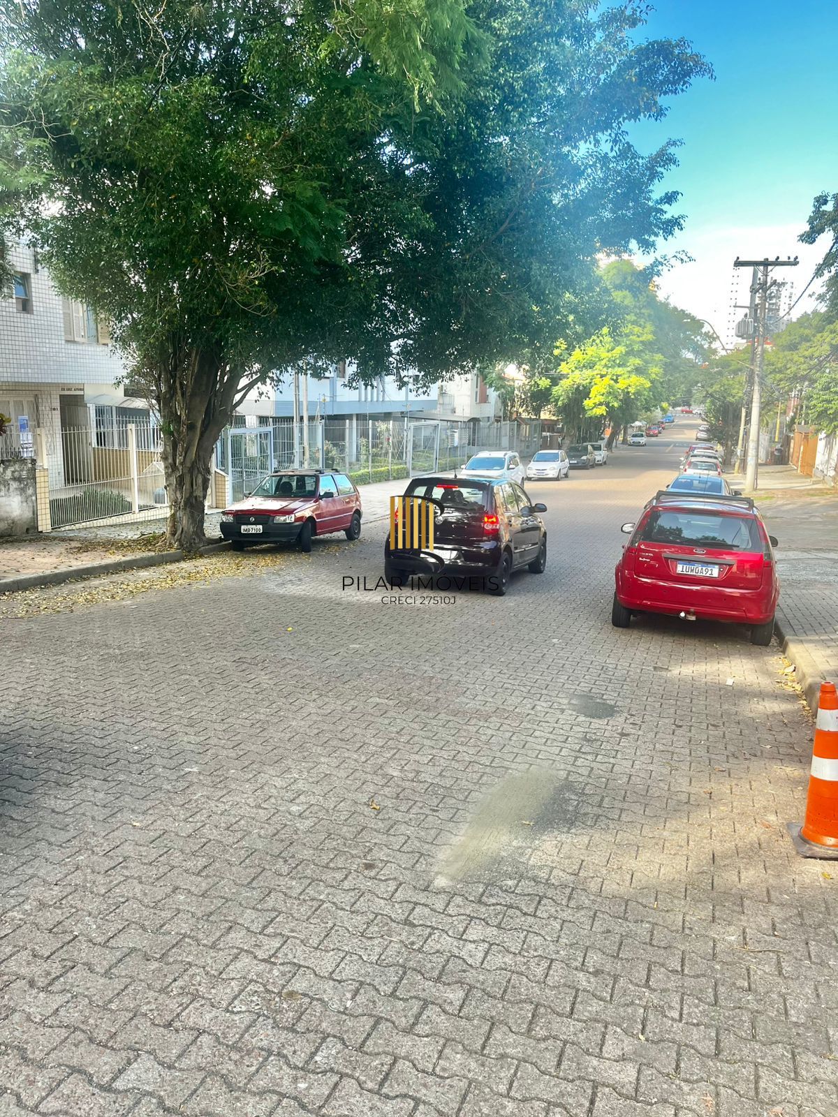 Apto térreo, 01 dorm, água quente, área fechada, 50 m², 200 m do Shopping Wallig