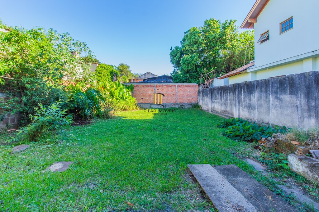 Casa 2 dormitórios no bairro Igara