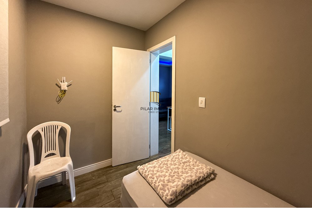 Casa 5 dormitórios no bairro Igara
