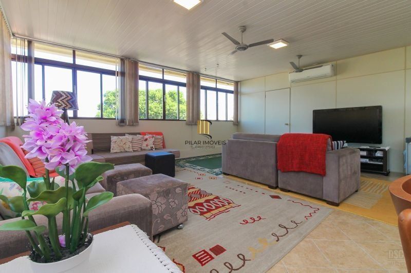 Casa 7 dormitórios no bairro Nonoai