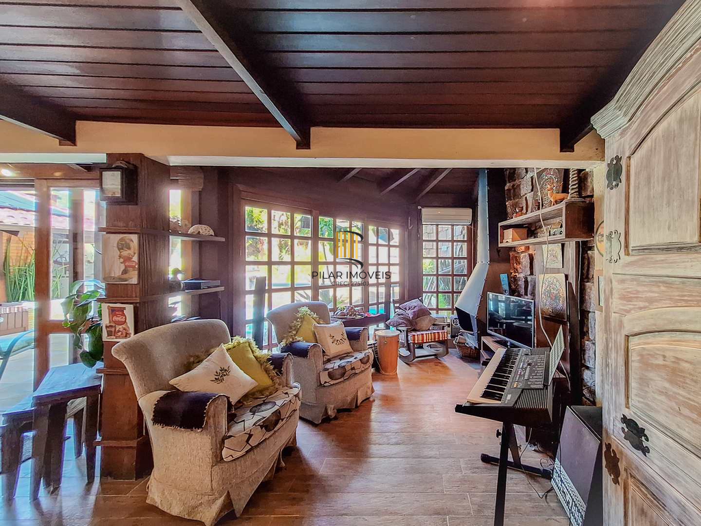 Casa 3 dormitórios no bairro Chácara das Pedras