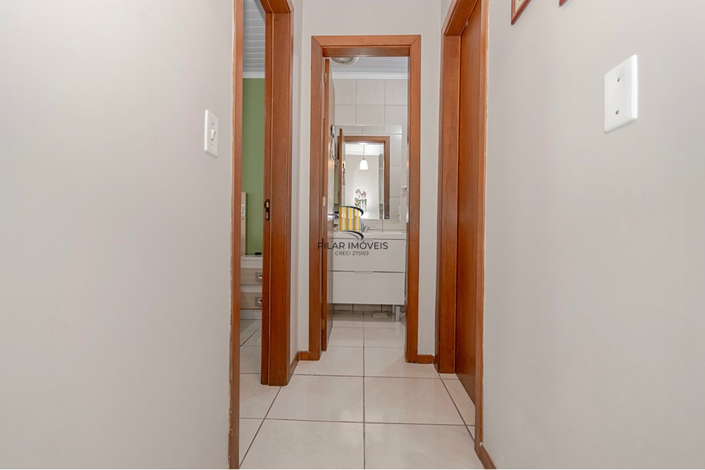 Casa 2 dormitórios no bairro Hípica