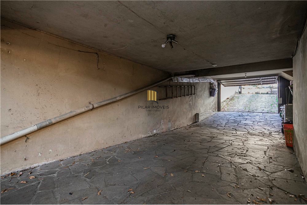 Casa 5 dormitórios no bairro Petrópolis