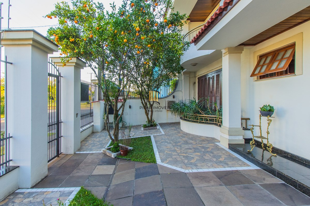 Casa 5 dormitórios no bairro Marechal Rondon
