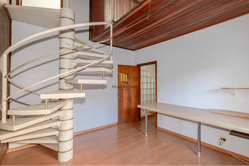 Casa 4 dormitórios no bairro Jardim Planalto