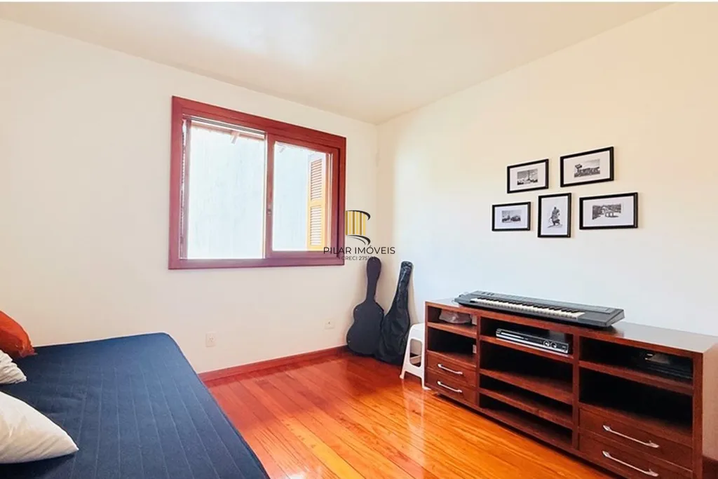 Casa 4 dormitórios no bairro Teresópolis