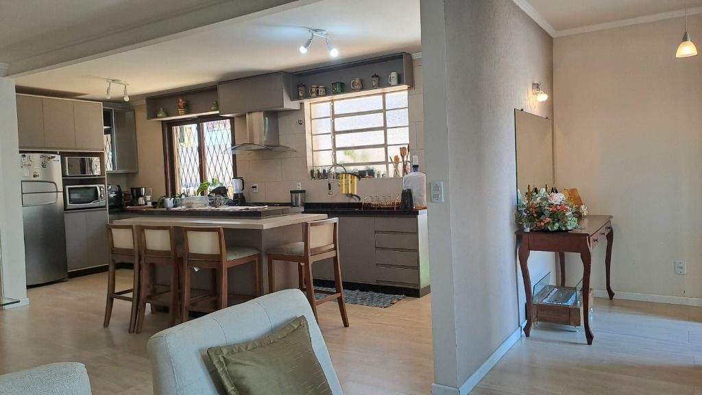 Casa 3 dormitórios no bairro Nonoai