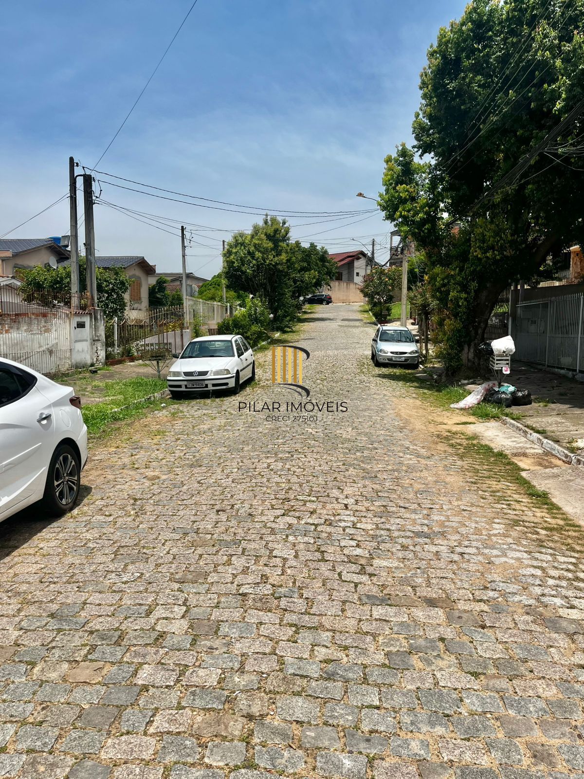 Casa com 80 m2 de área construída, 03 dorm, sala estar/jantar, cozinha, pátio