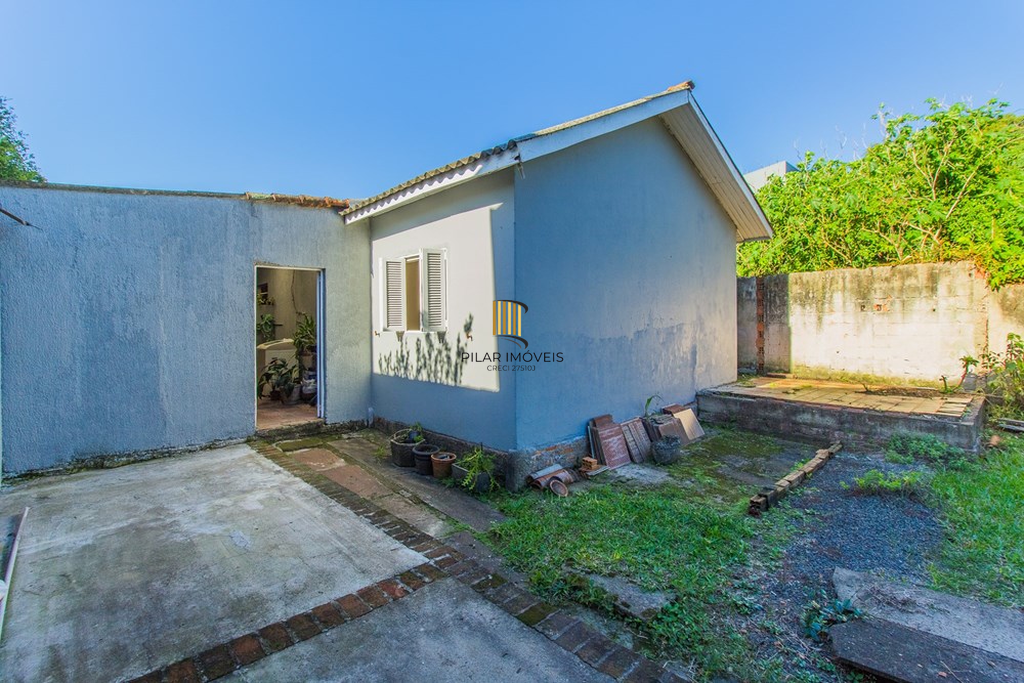 Casa 2 dormitórios no bairro Igara