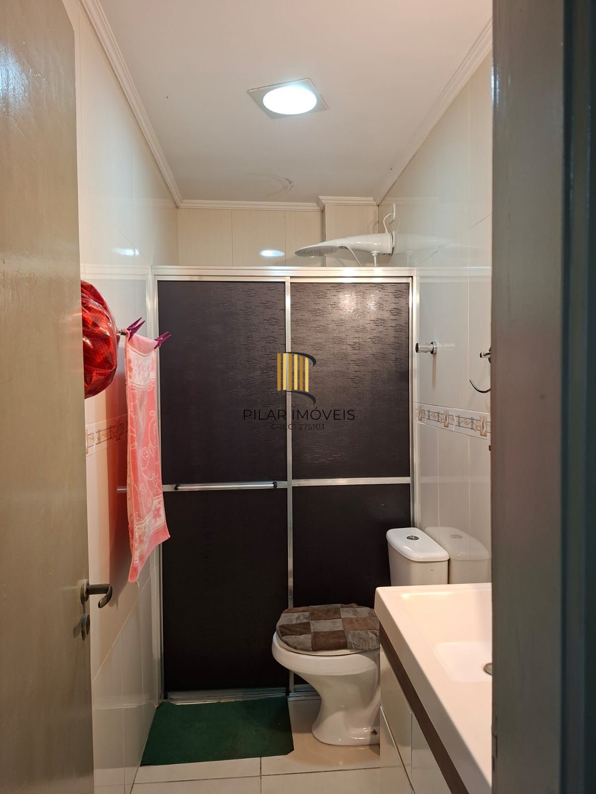 Apto térreo, 01 dormitório, reformado, boa posição solar, frente, Morro Santana