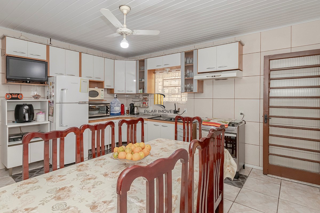 Casa 4 dormitórios no bairro Vila Nova