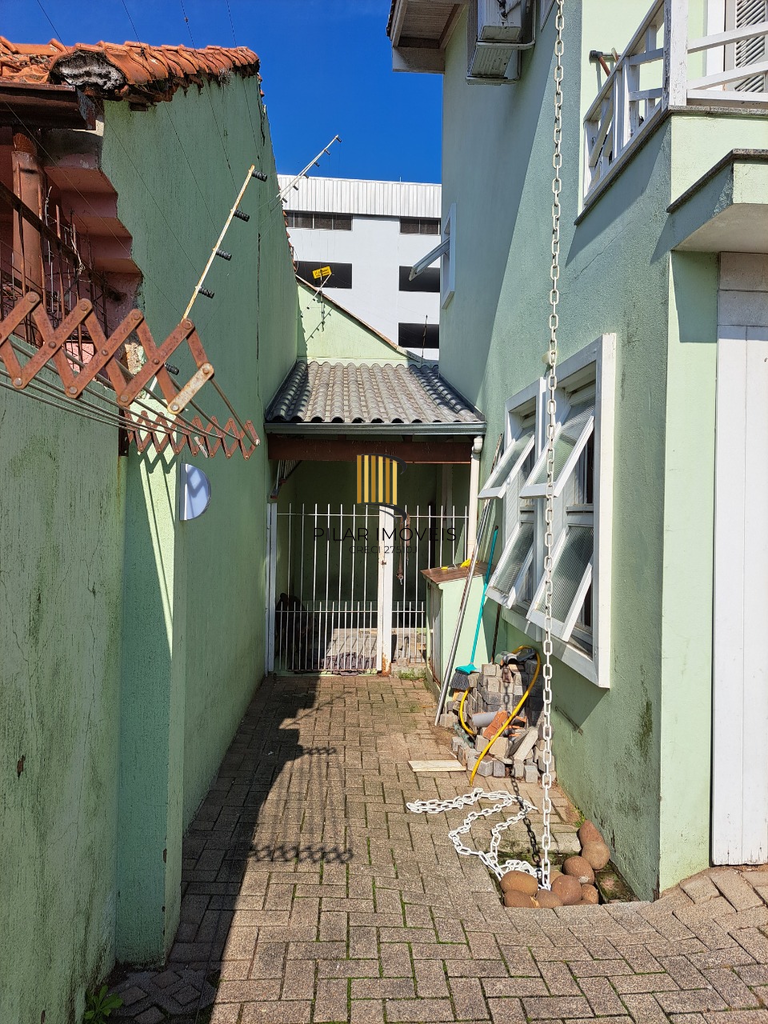 Casa 4 dormitórios no bairro Cristal