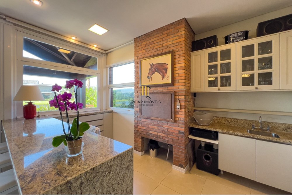 Casa de Condomínio 4 dormitórios no bairro Centro