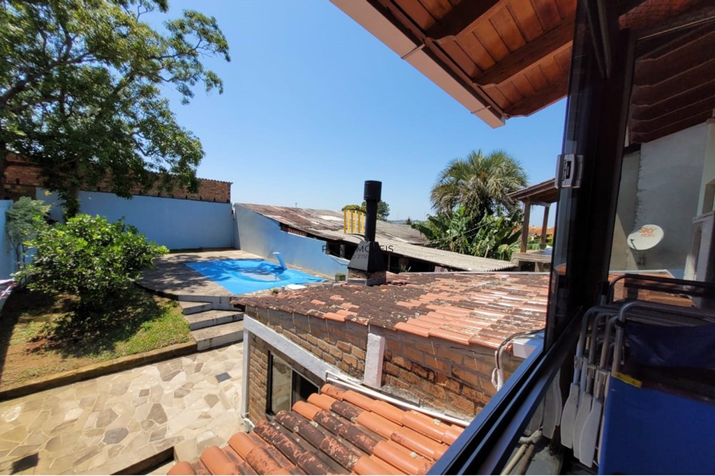 Casa 3 dormitórios no bairro Santa Isabel